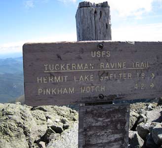 Tuckerman Ravine trail sign